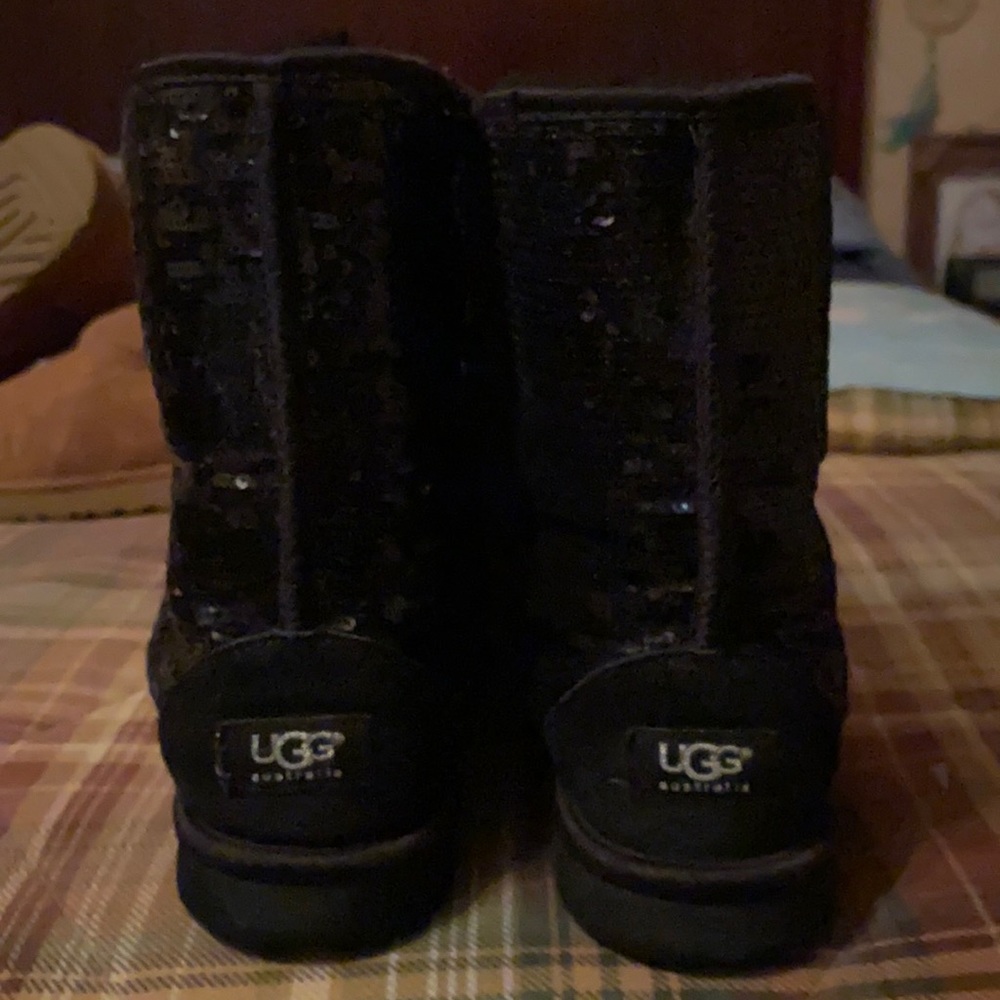 UGG Women’s boots black sequins sz 9 good condition only worn a handful of times